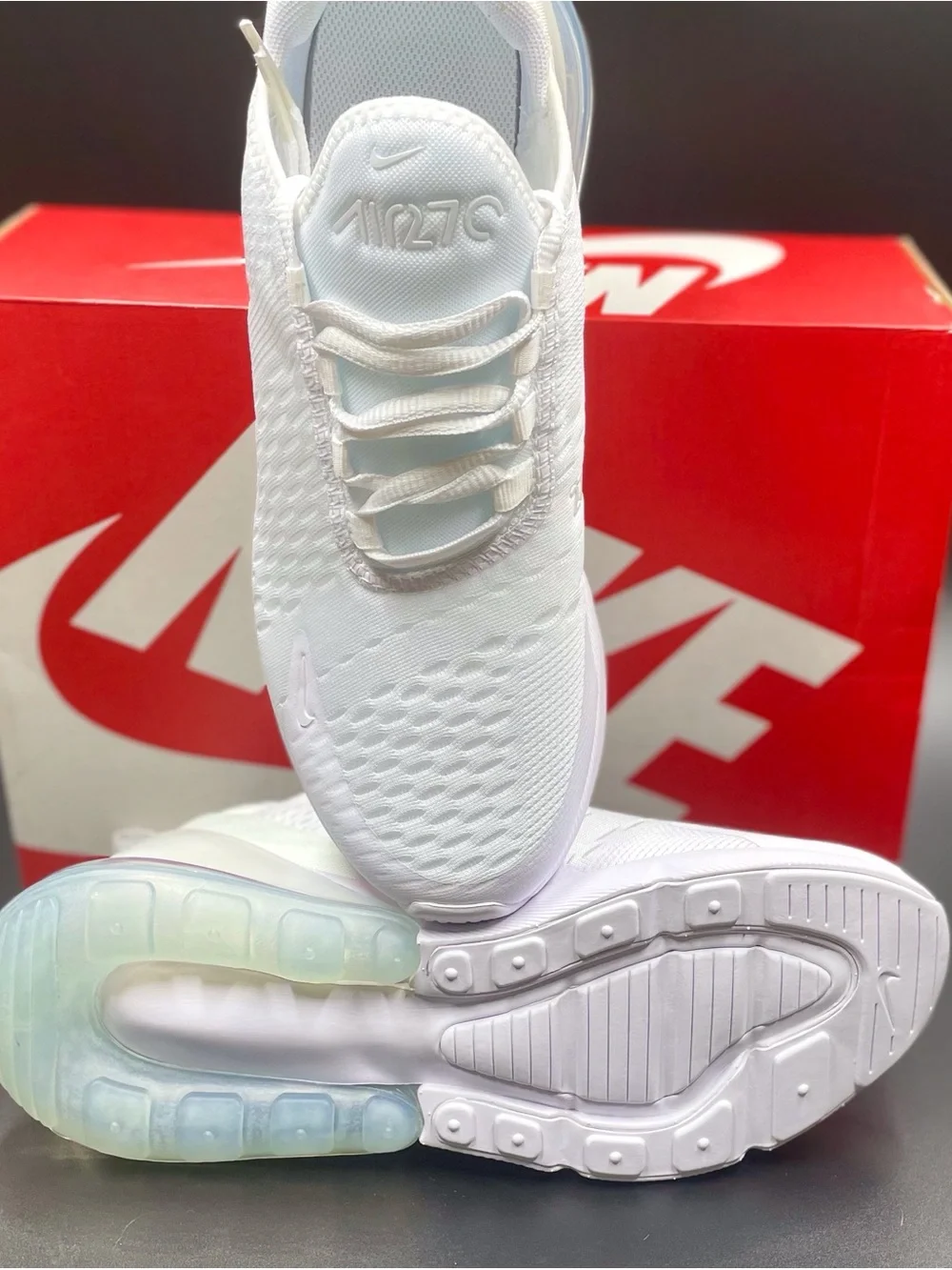 Nike  Air Max 270